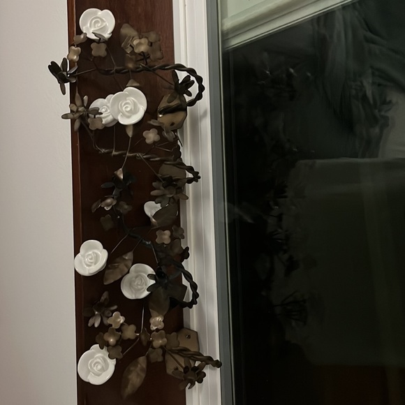 4 copper floral curtain holdbacks. 1 flower is missing, see photo. - Picture 4 of 4